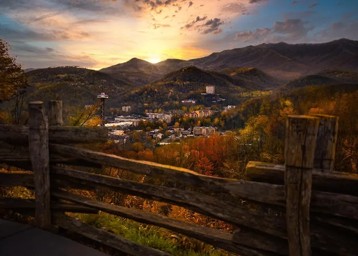 The Nut House, Hot Tub, Game Room, Wifi, 560 Free Tickets Each Paid Day Pigeon Forge